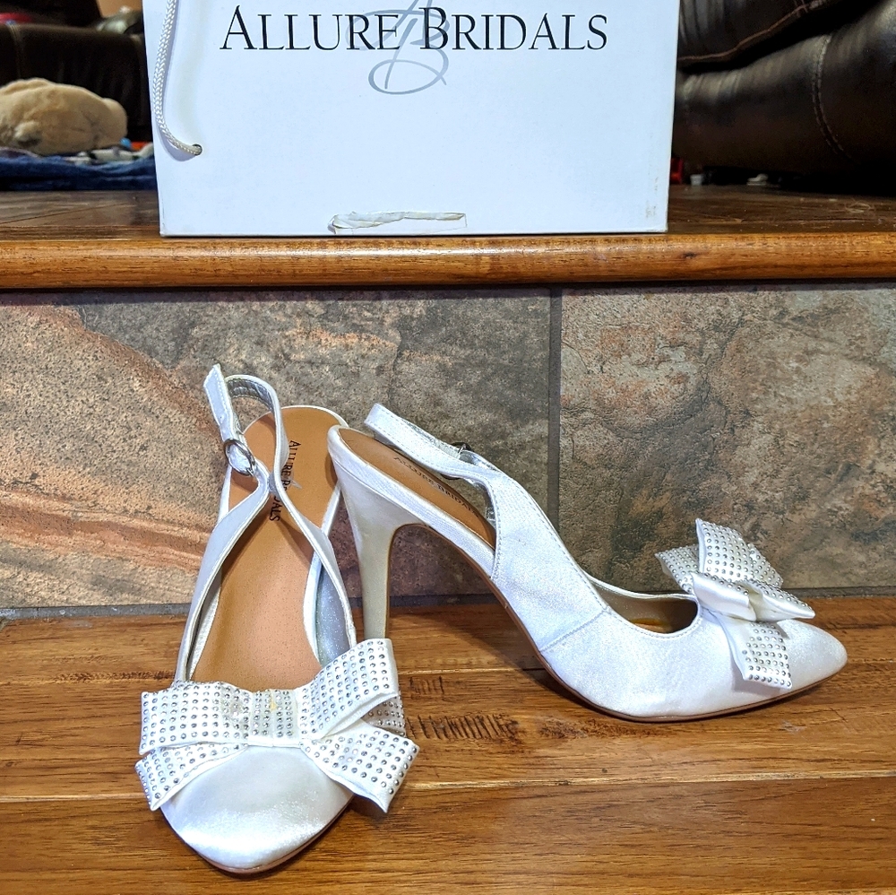 Allure Bridal White Bow Heels